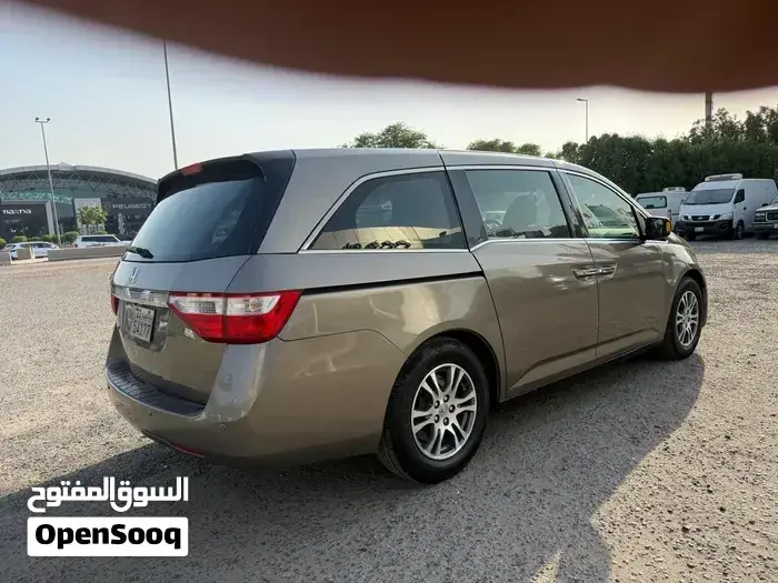 Honda Odyssey 2013 photo 3