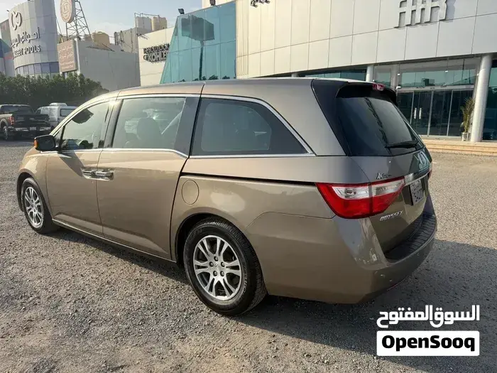 Honda Odyssey 2013 photo 4