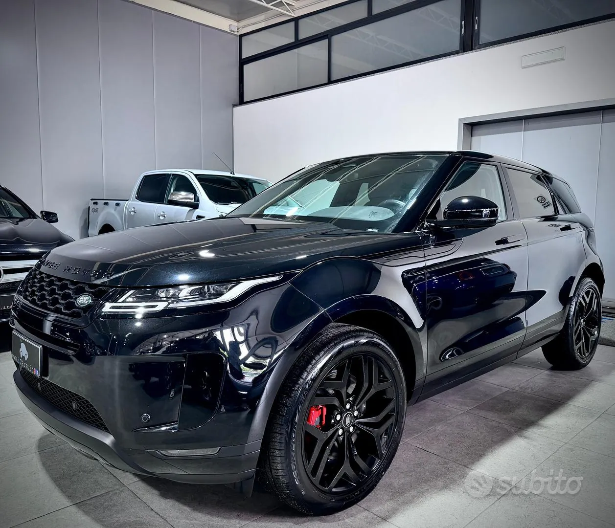 Land Rover Range Rover Evoque 2023 photo 3