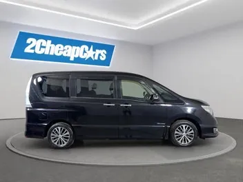 Nissan Serena 2015 photo 5