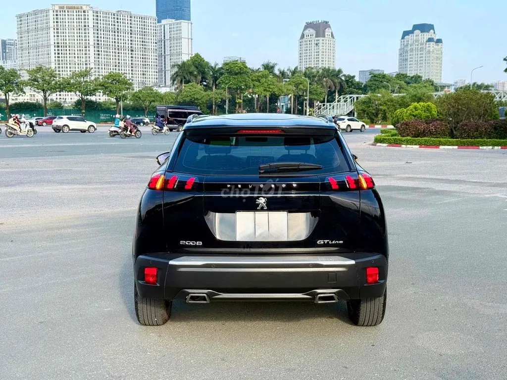 Peugeot 2008 2021 photo 3