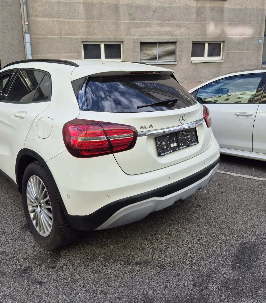 Mercedes-Benz Gla Class 2018 photo 3