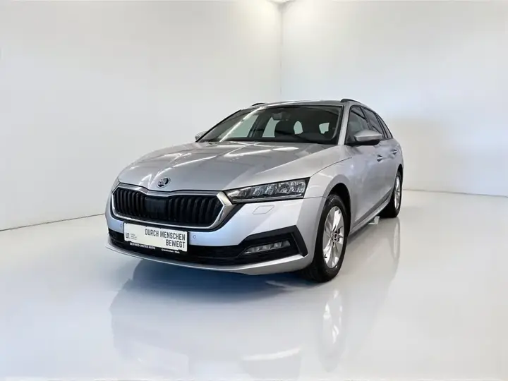 Skoda Octavia 2021 photo 2