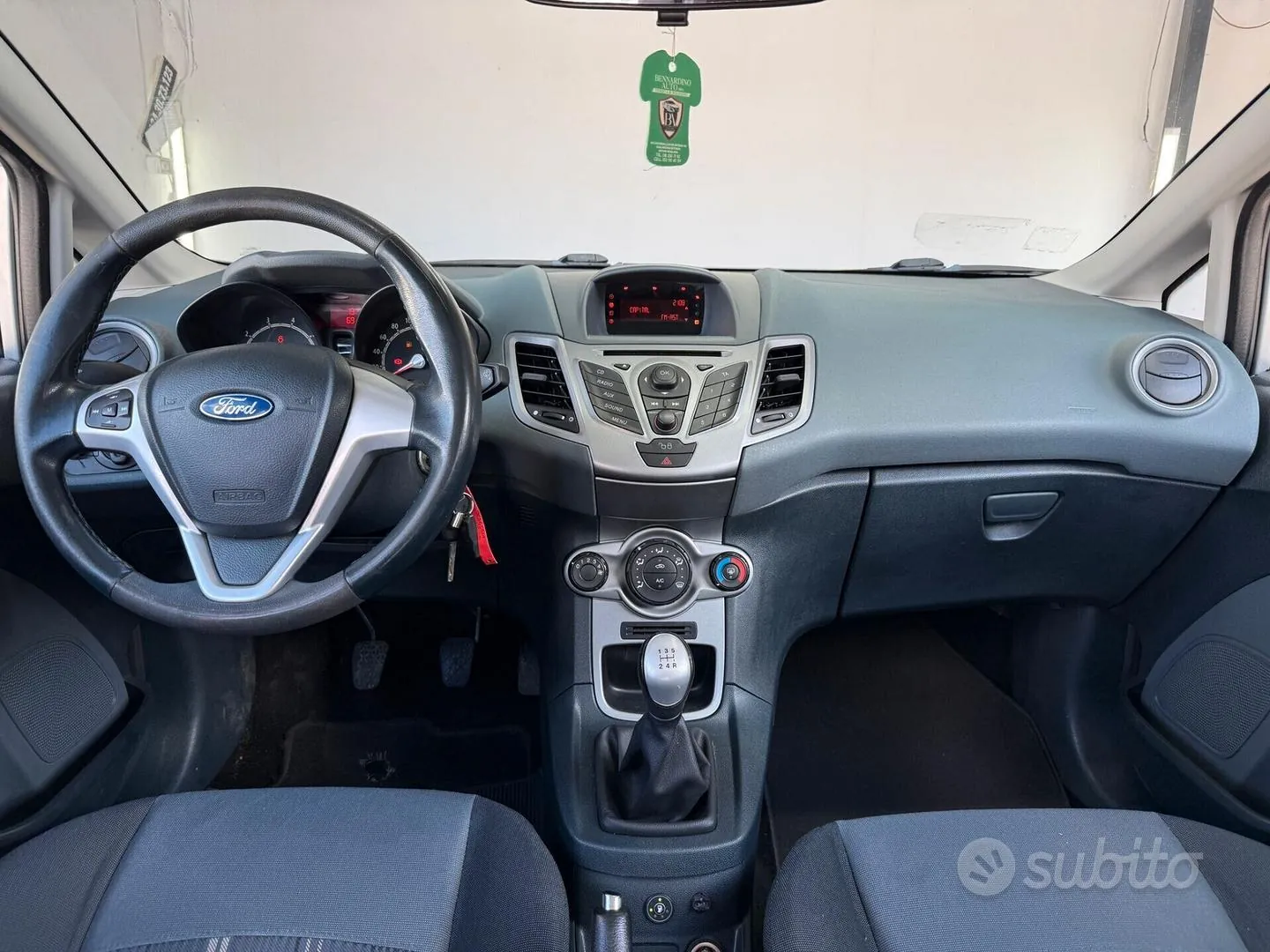 Ford Fiesta 2010 photo 4