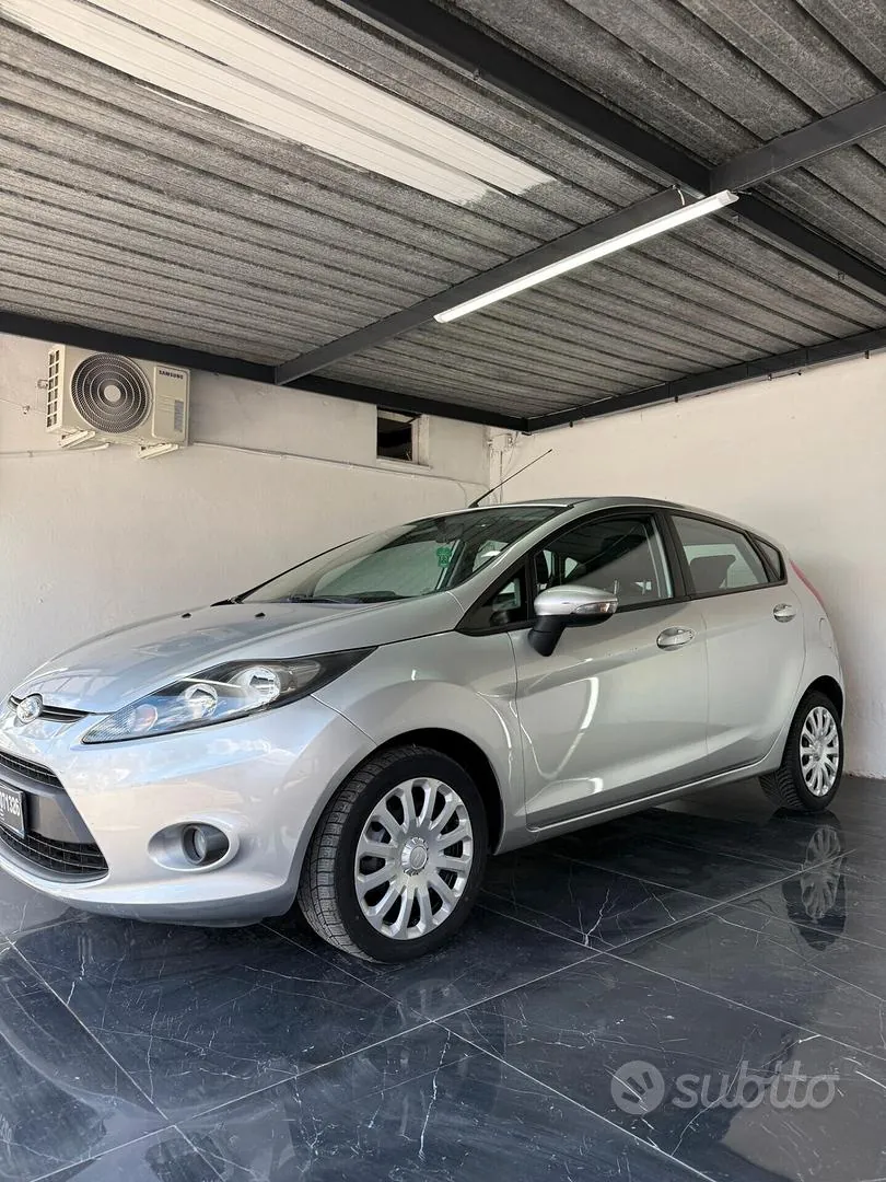 Ford Fiesta 2010 photo 3