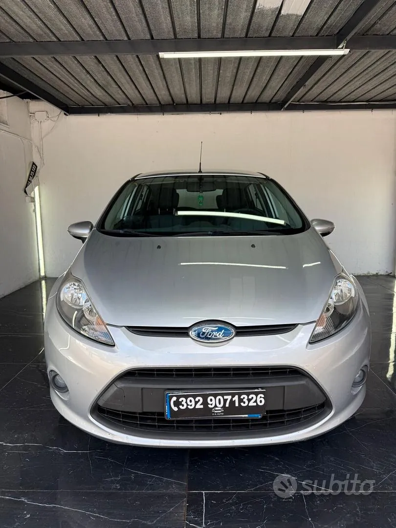 Ford Fiesta 2010 photo 2