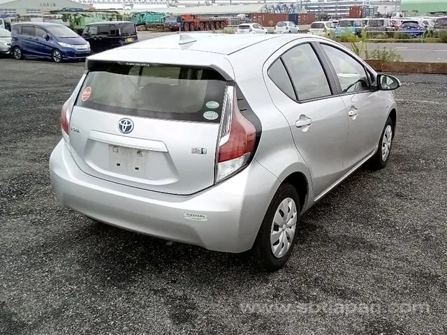 Toyota Aqua 2017 photo 4