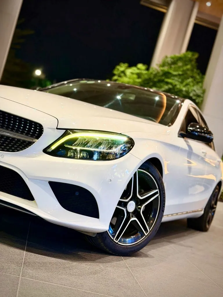 Mercedes-Benz C-Class 2020 photo 2