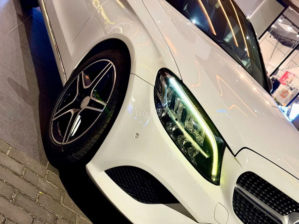 Mercedes-Benz C-Class 2020 photo 4