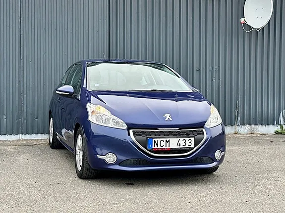 Peugeot 208 2012 photo 2