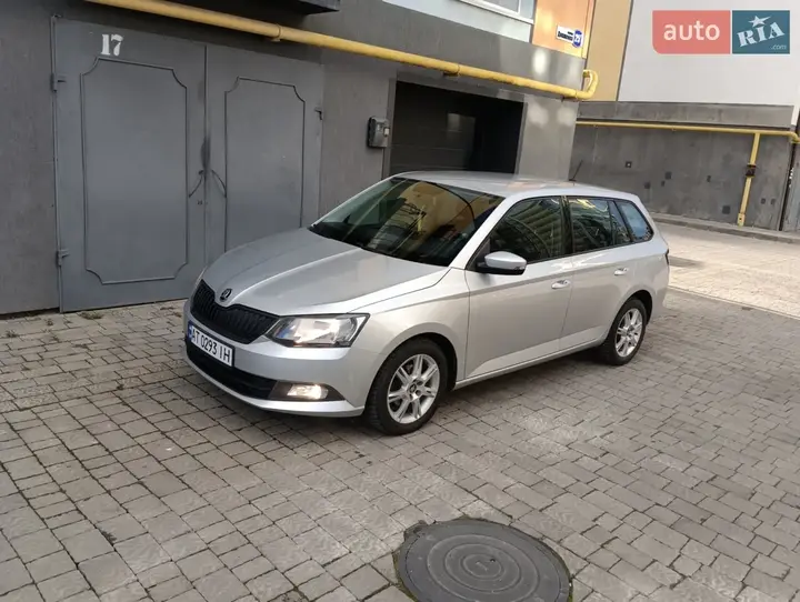 Skoda Fabia 2015 photo 5