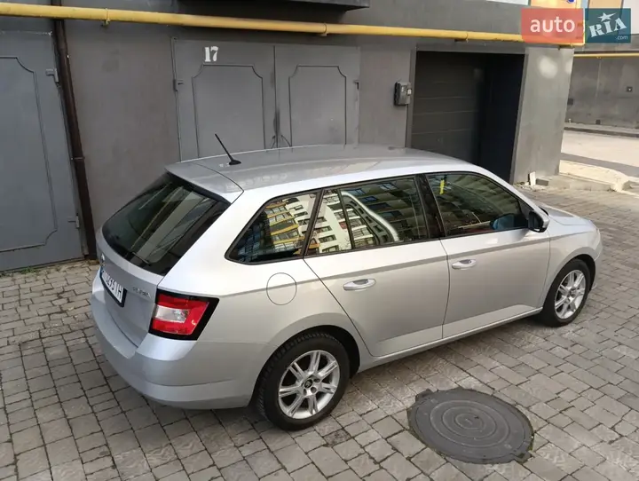 Skoda Fabia 2015 photo 4