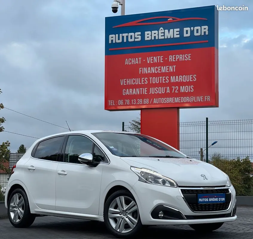 Peugeot 208 2019 photo 3