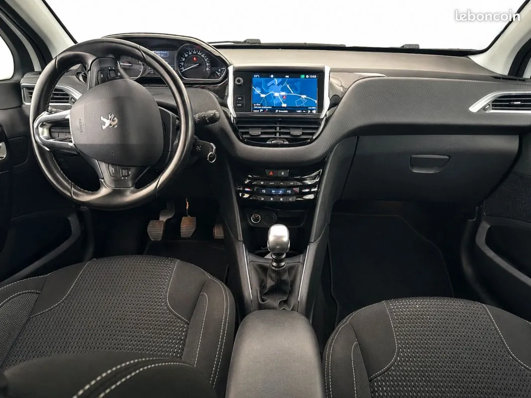 Peugeot 208 2019 photo 5