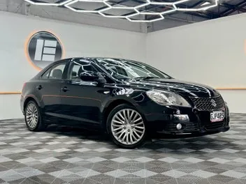 Suzuki Kizashi 2012 photo 2