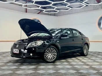 Suzuki Kizashi 2012 photo 4
