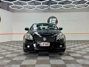 Suzuki Kizashi 2012 photo 3