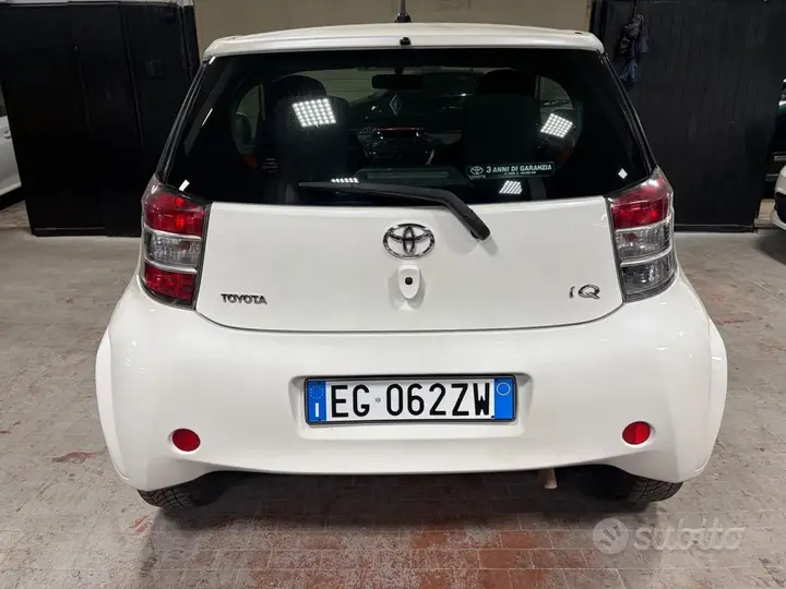 Toyota Iq 2011 photo 4