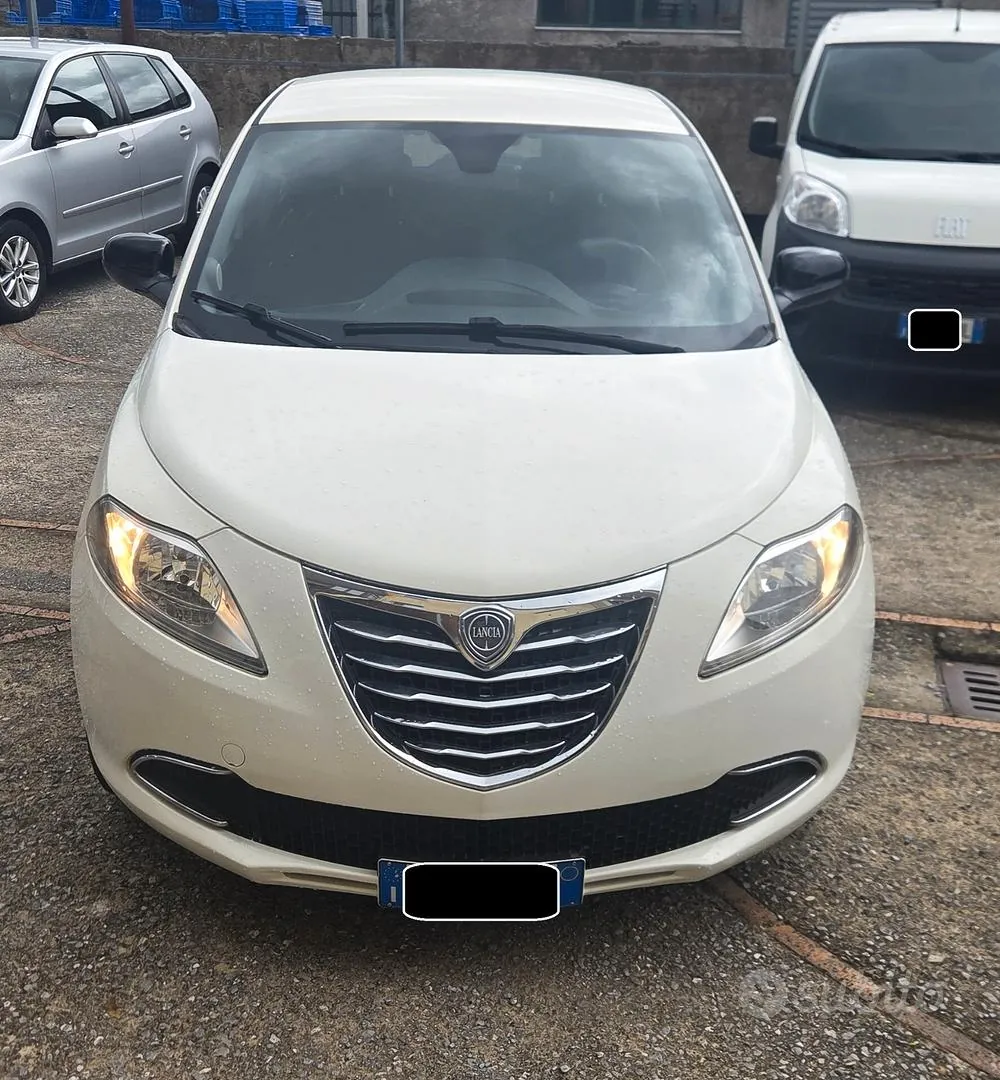 Lancia Ypsilon 2014 photo 2