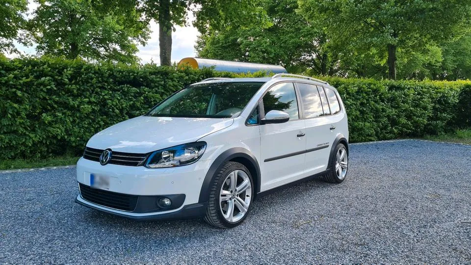 Volkswagen Cross Touran