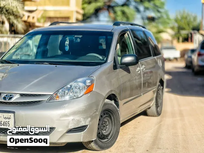 Toyota Sienna 2009 photo 3