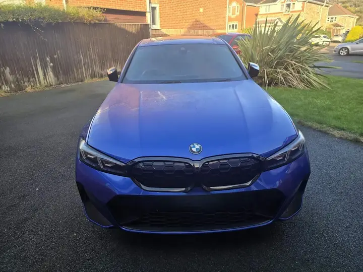 BMW 3 Series 2023 photo 2