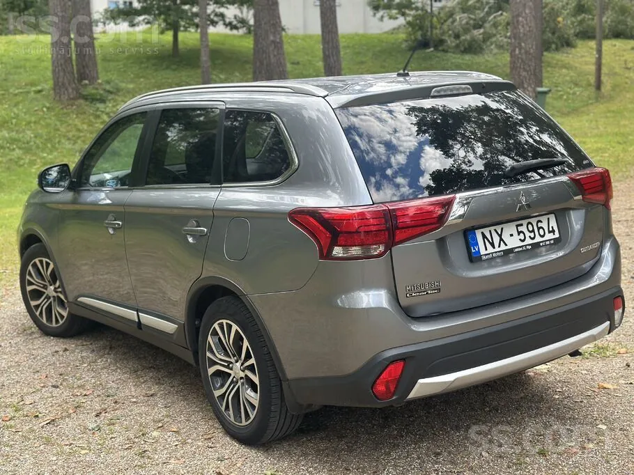 Mitsubishi Outlander 2017 photo 3