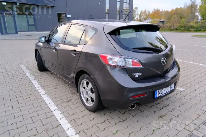 Mazda Mazda3 2010 photo 3