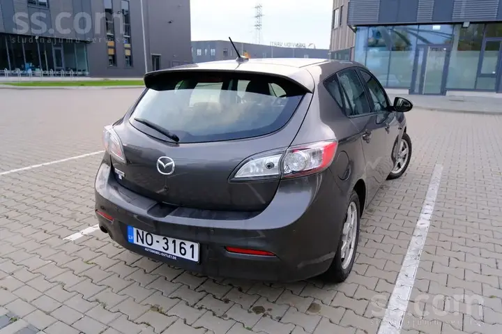 Mazda Mazda3 2010 photo 4