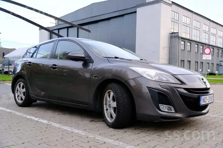 Mazda Mazda3 2010 photo 2