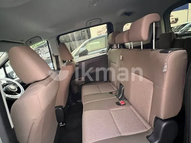Toyota Sienta 2023 photo 5