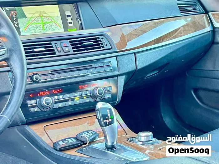 BMW 5 Series 2012 photo 2
