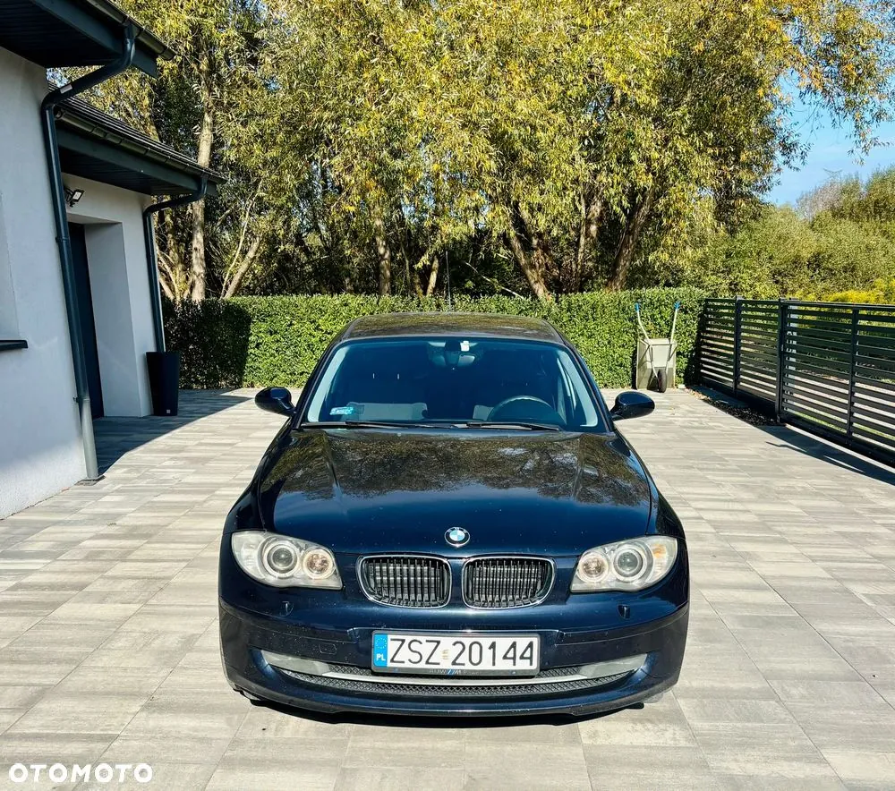 BMW Seria 1 118I 2008 photo 2