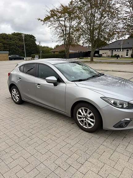 Mazda 3 2015 photo 3