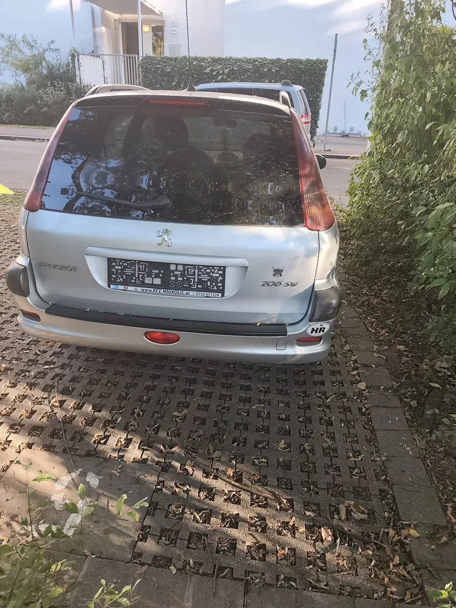 Peugeot 206 2003 photo 2