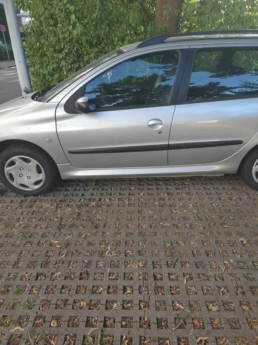 Peugeot 206 2003 photo 3