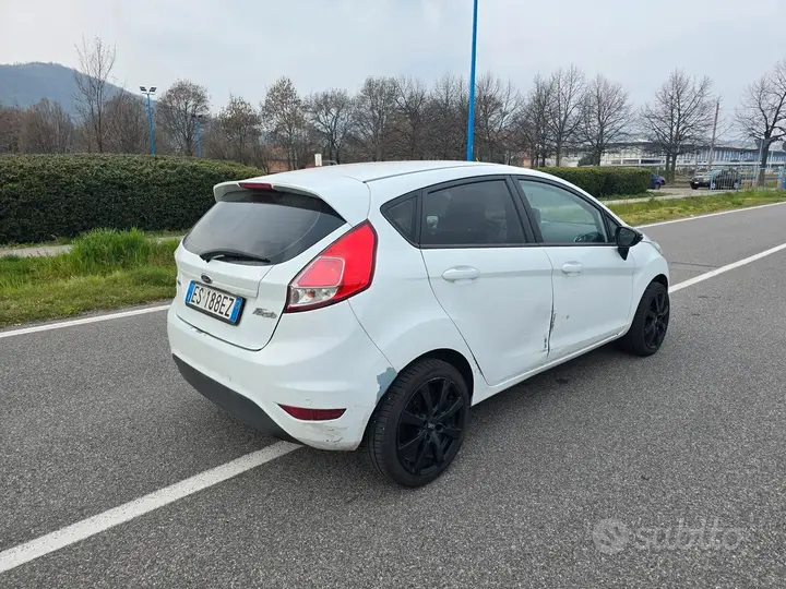 Ford Fiesta 2014 photo 3