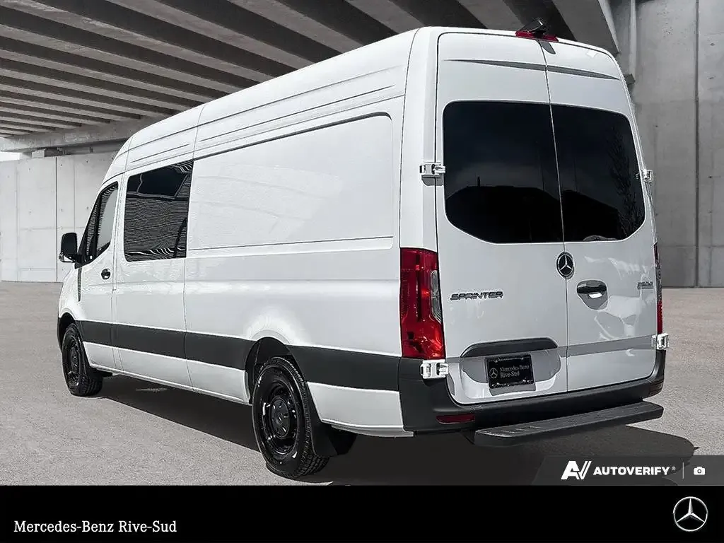 Mercedes-Benz Sprinter 2026 photo 3