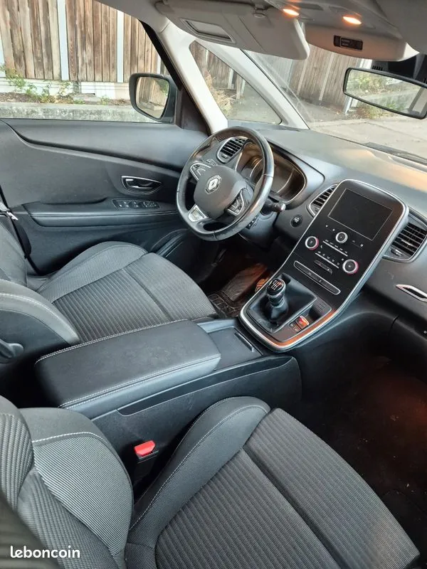 Renault Scenic 2017 photo 3