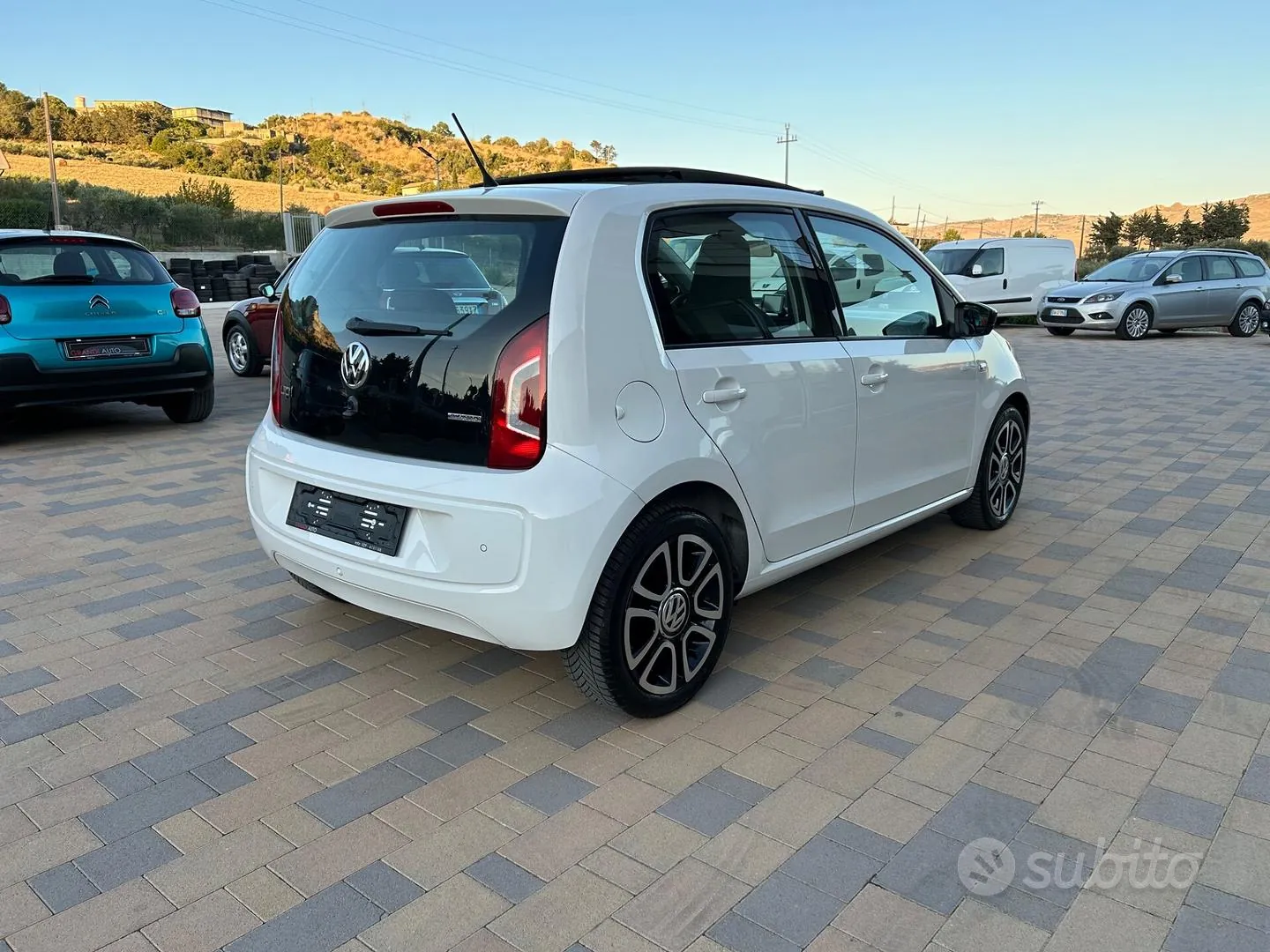 Volkswagen Up 2014 photo 5