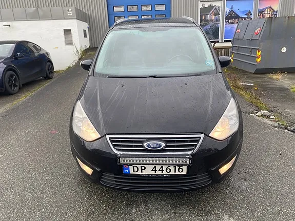 Ford Galaxy 2014 photo 2