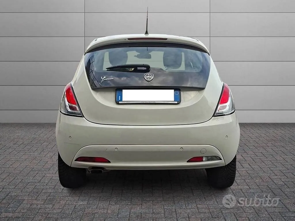 Lancia Ypsilon 2015 photo 4