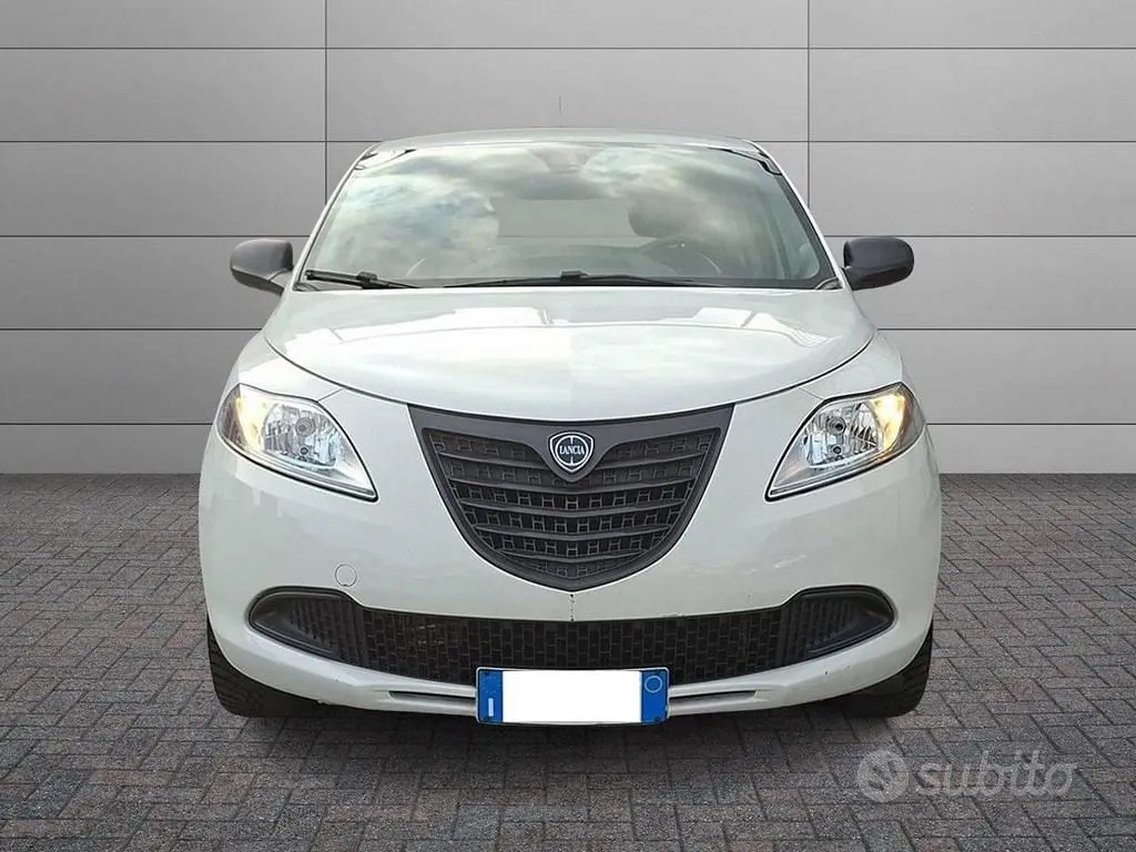 Lancia Ypsilon 2015 photo 3