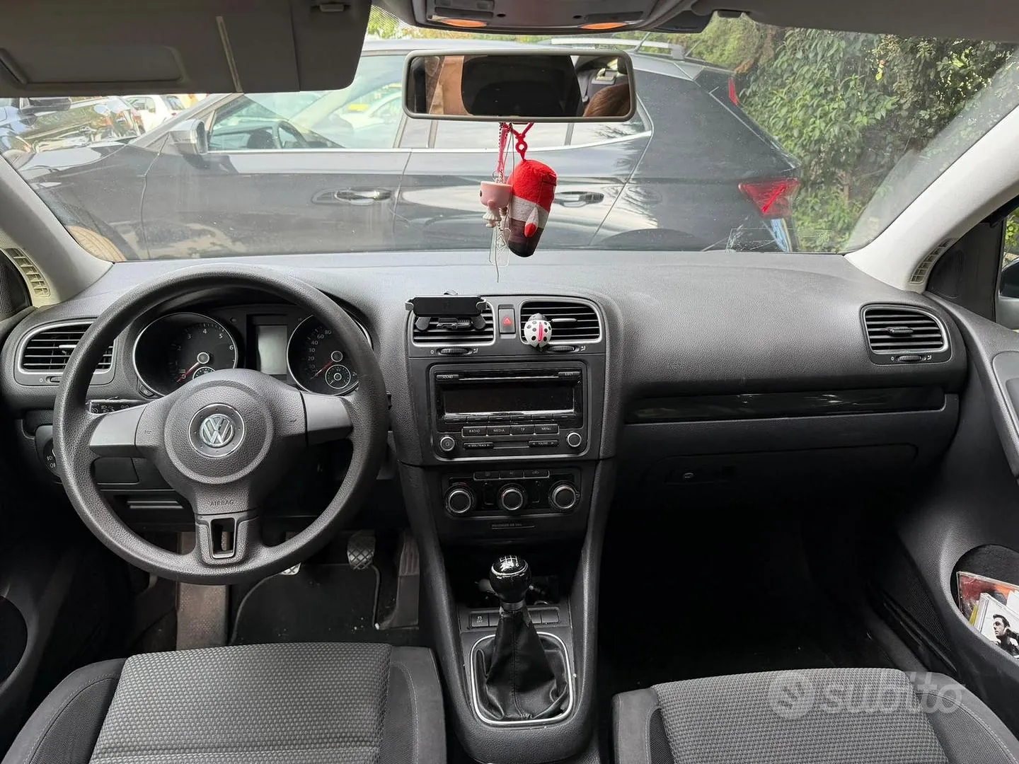 Volkswagen Golf 2011 photo 2