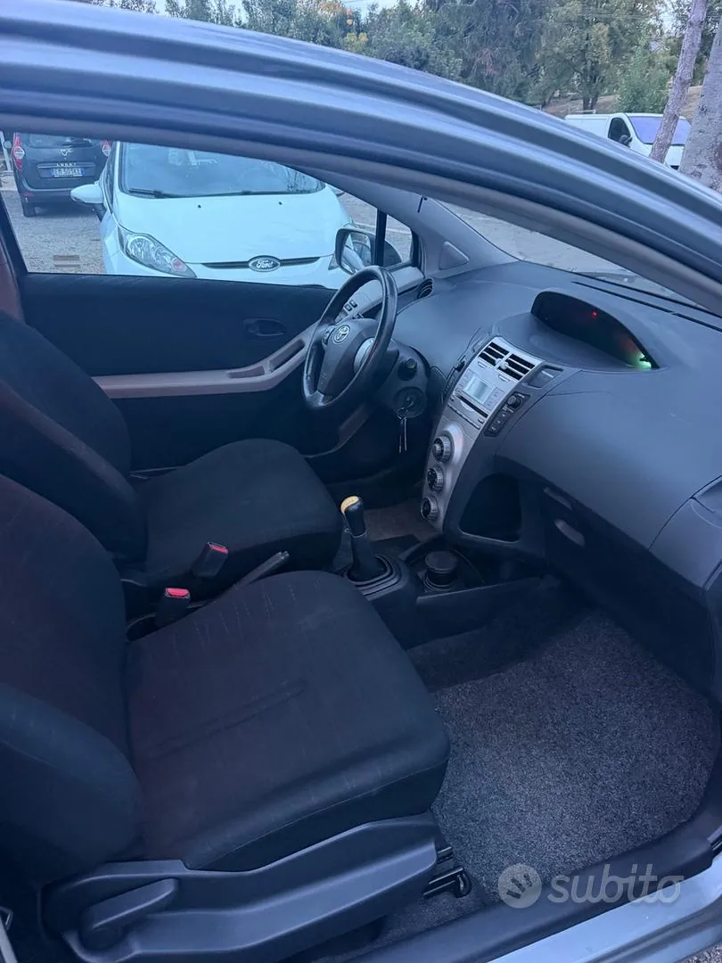 Toyota Yaris 2006 photo 3