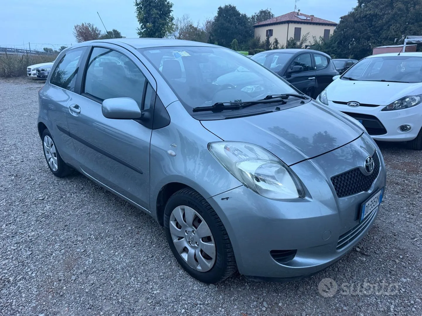 Toyota Yaris 2006 photo 2