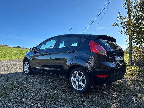 Ford Fiesta 2012 photo 3