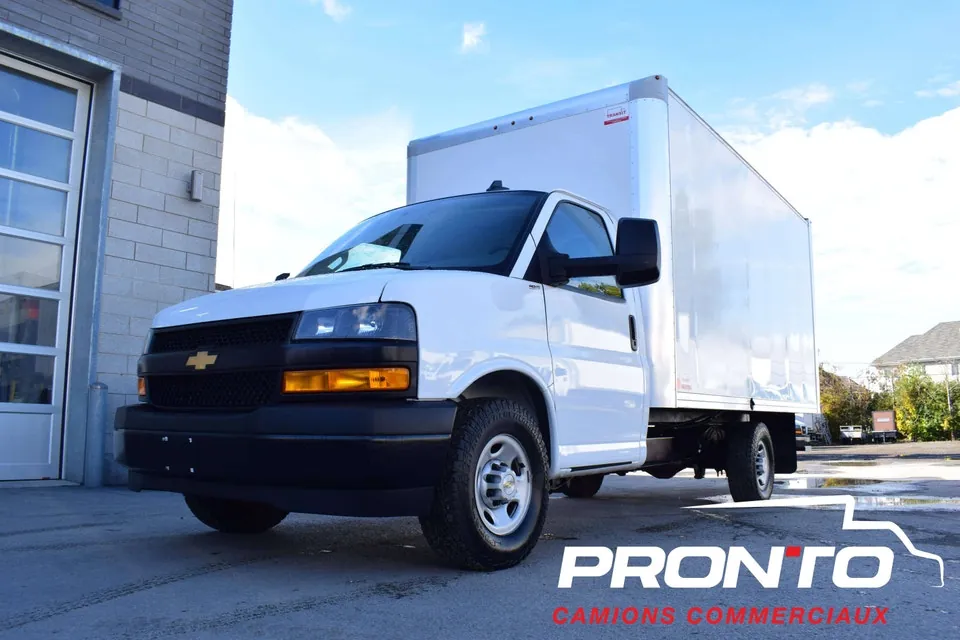 Chevrolet Express 2025 photo 2