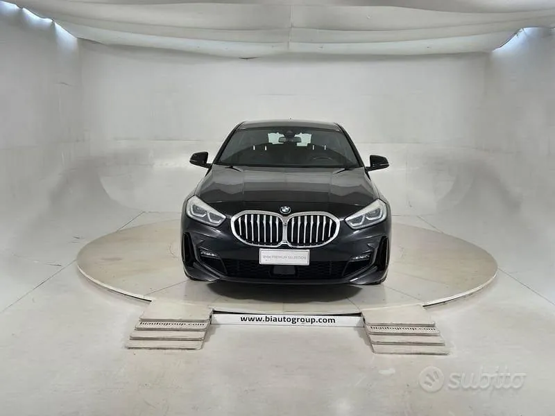 BMW 1 Series 2024 photo 2