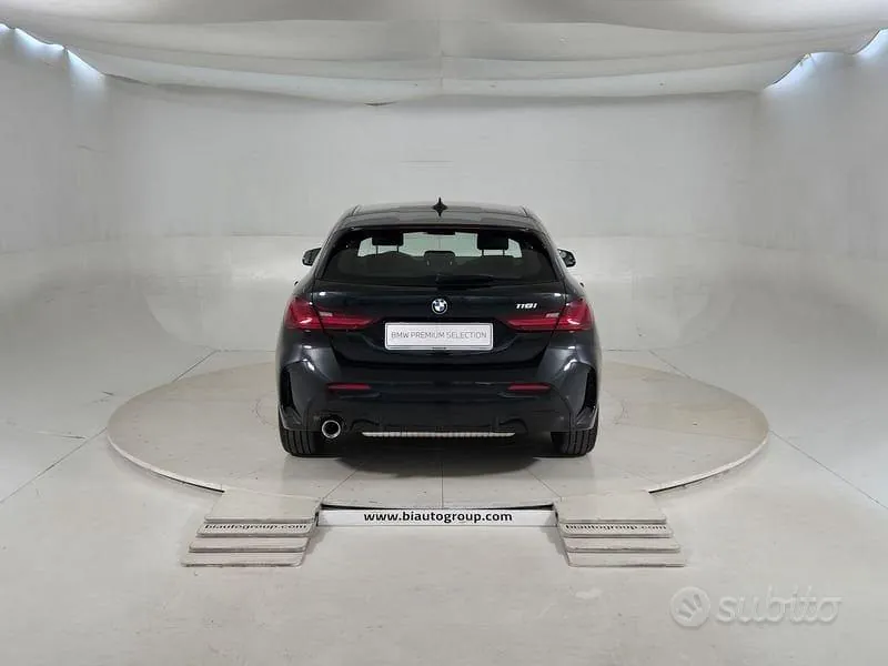 BMW 1 Series 2024 photo 3